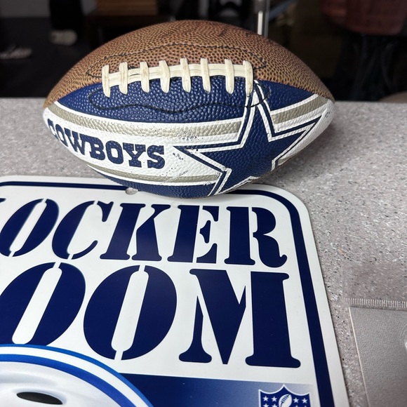 NFL Dallas Cowboys Memorabilia Collection - Blue and Silver - Picture 6 of 15